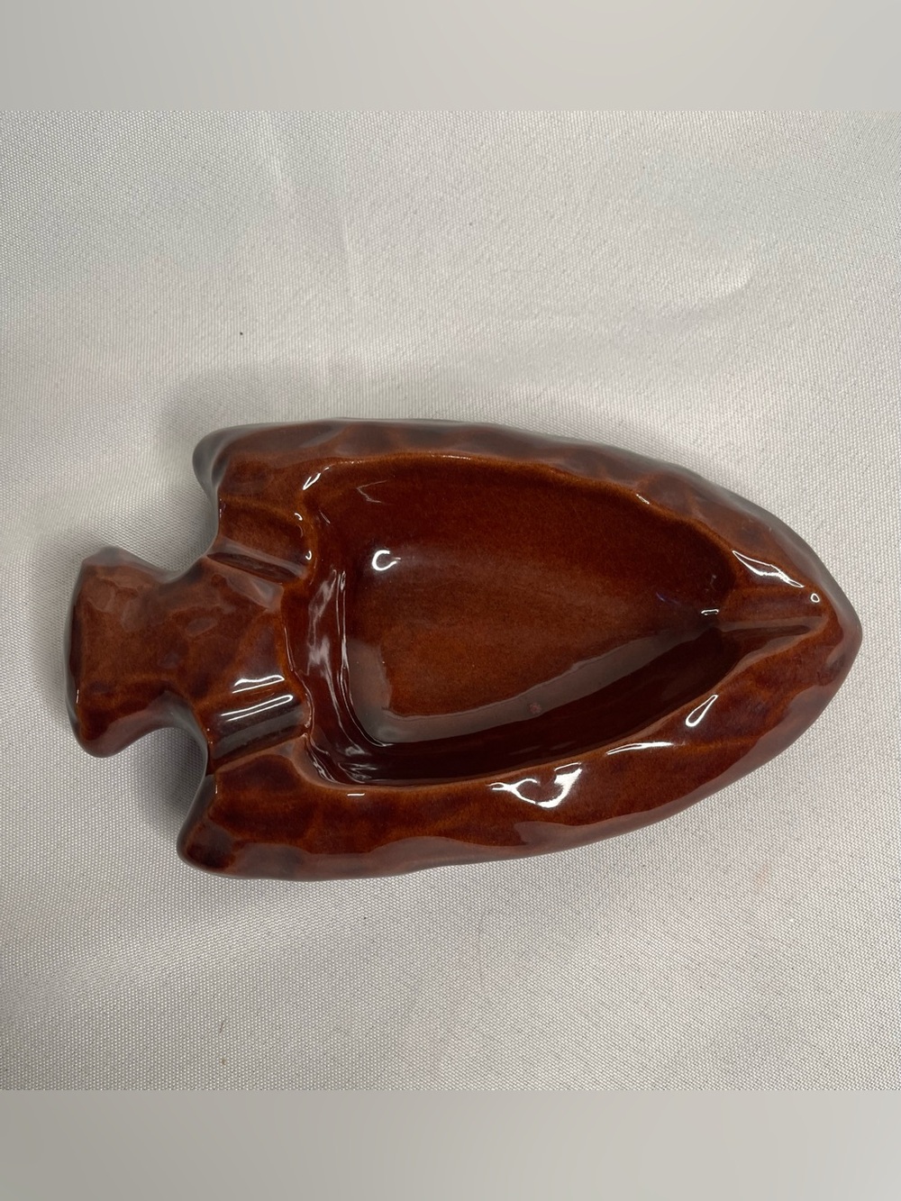 Vintage ceramic arrowhead ashtray